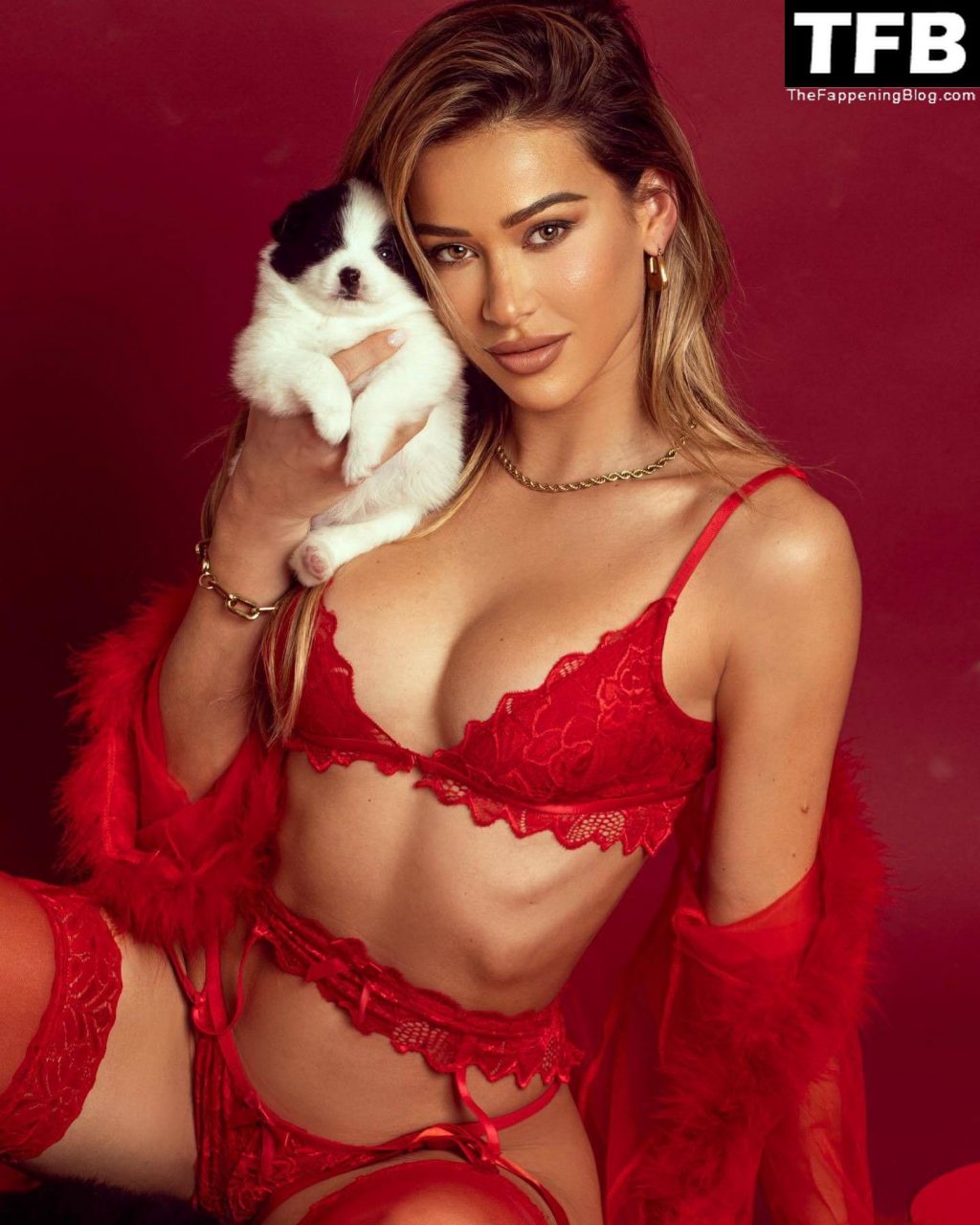 Cindy Prado Displays Her Sexy Figure in Red Lingerie (8 Photos)