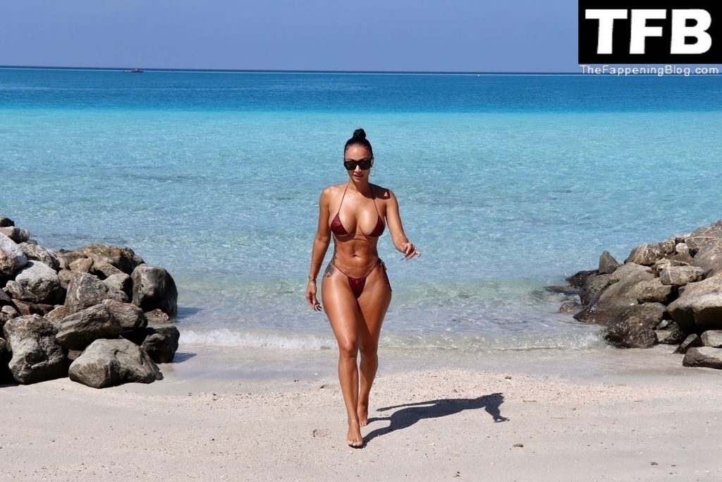 Draya Michele Puts On a Very Cheeky Display as She is Spotted Walking on a Beach in Maldives (23 Photos)
