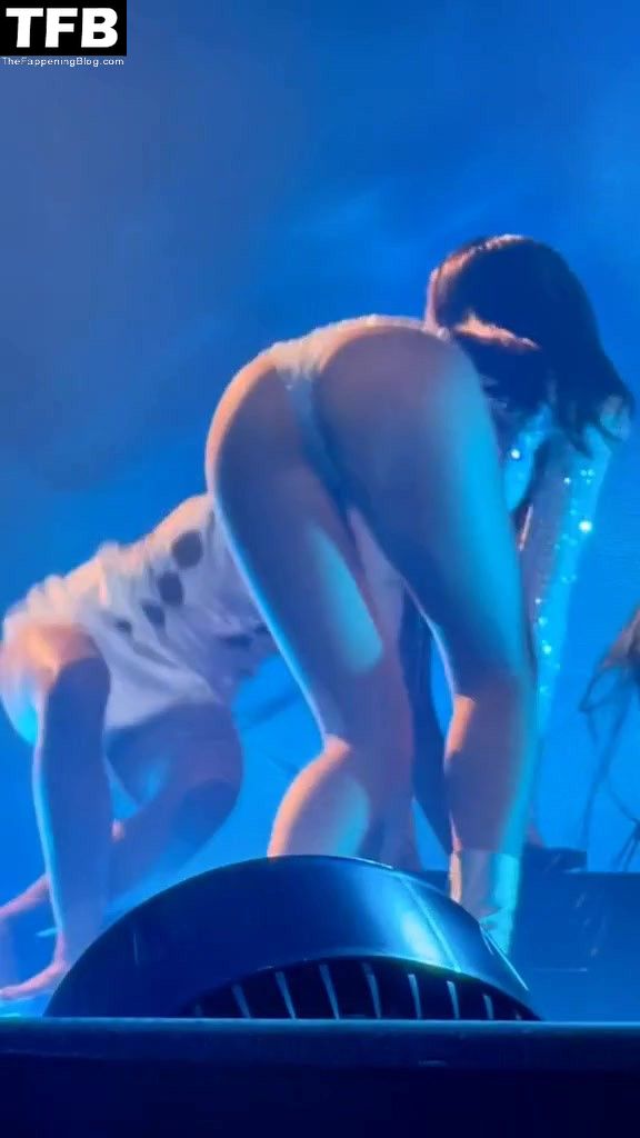 Dua Lipa Looks Hot on Stage During Her Future Nostalgia Tour (14 Pics + Video)