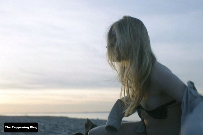 Elisa Schlott Nude &amp; Sexy Collection (34 Pics + Videos)