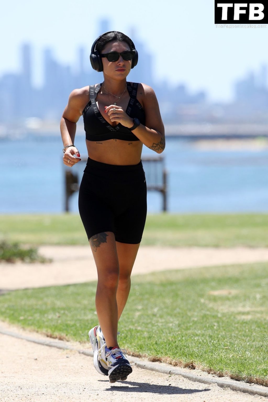 Busty Ella Ding Keeps It Fit in Melbourne (52 Photos)
