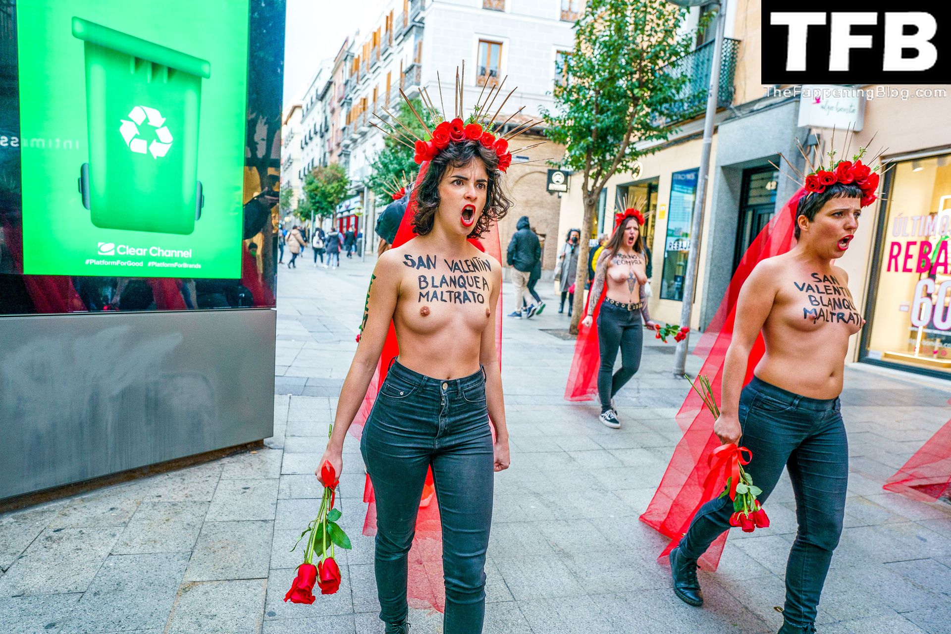 FEMEN-Topless-Girls-The-Fappening-Blog-13.jpg