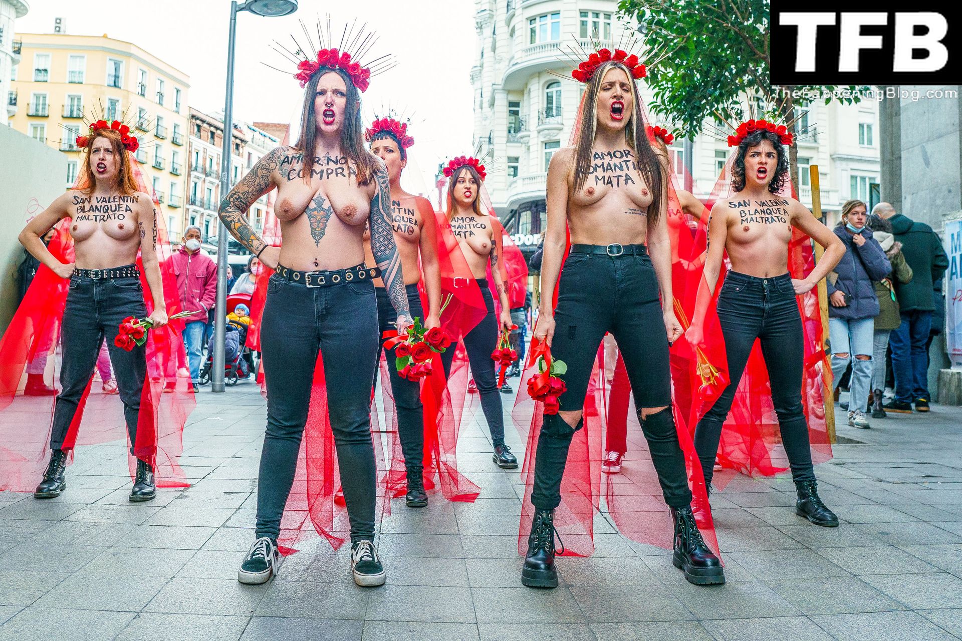 FEMEN-Topless-Girls-The-Fappening-Blog-19.jpg