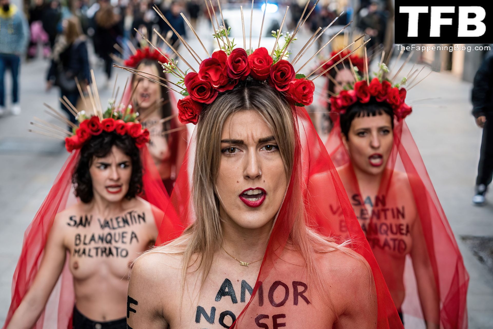 FEMEN-Topless-Girls-The-Fappening-Blog-2.jpg
