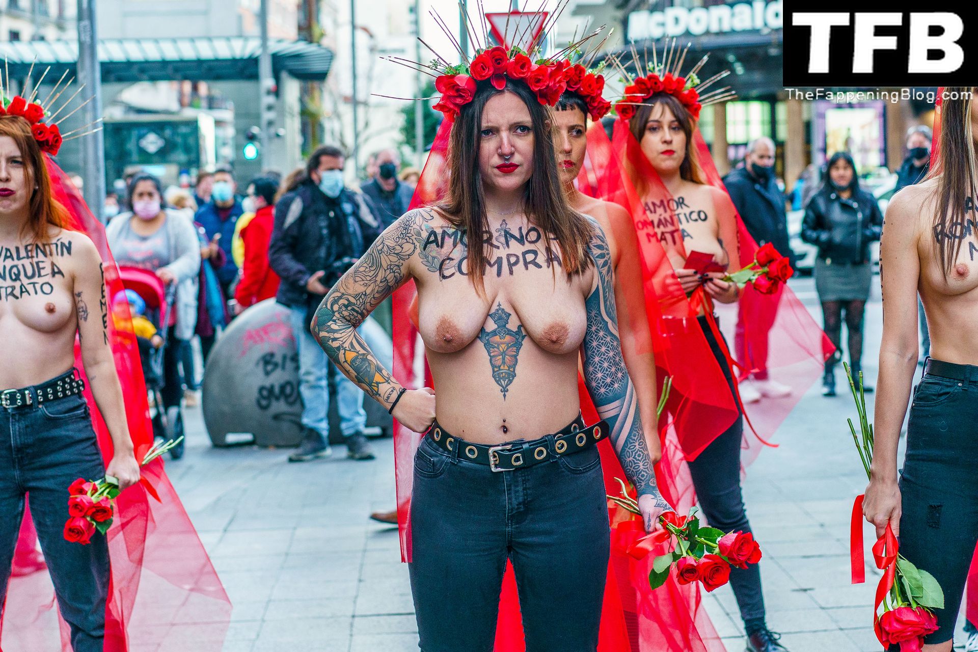 FEMEN-Topless-Girls-The-Fappening-Blog-20.jpg