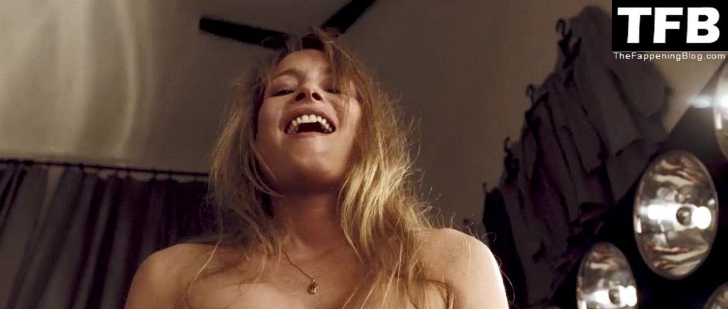 Florentine Lahme Topless – Rabbit Without Ears (4 Pics + Video)
