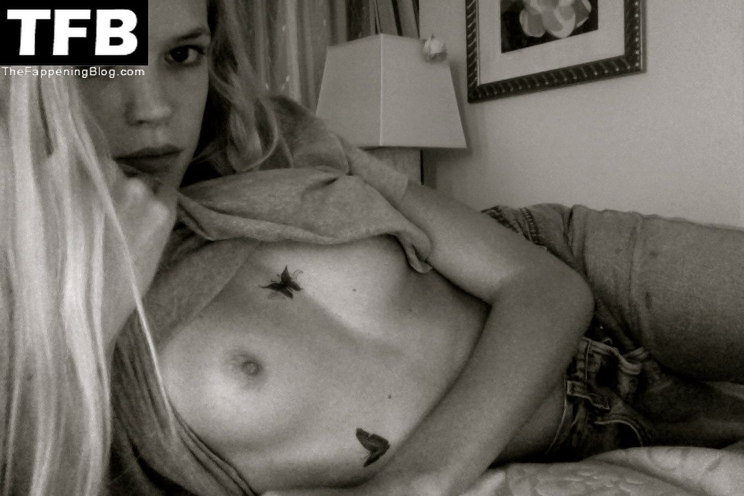 Gabriella-Wilde-Nude-Sexy-Leaked-26-thefappeningblog.com_.jpg