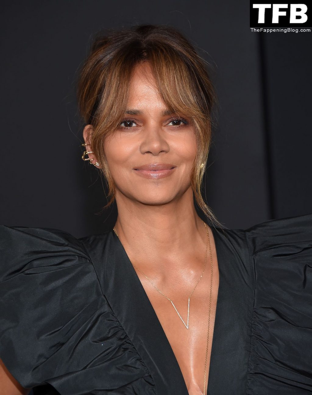 Halle Berry Flaunts Her Sexy Legs the Premiere of the Lionsgate Film “Moonfall” (27 Photos)