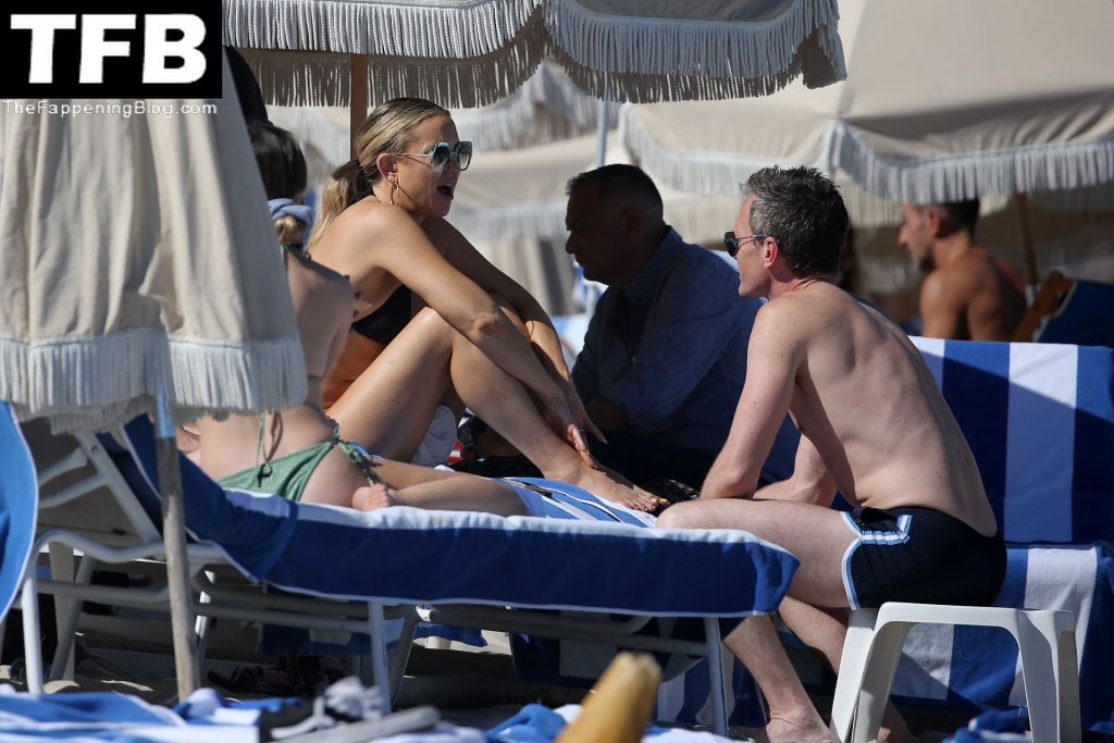 Kate Hudson Stuns in a Black Bikini on the Beach in Miami (51 Photos)