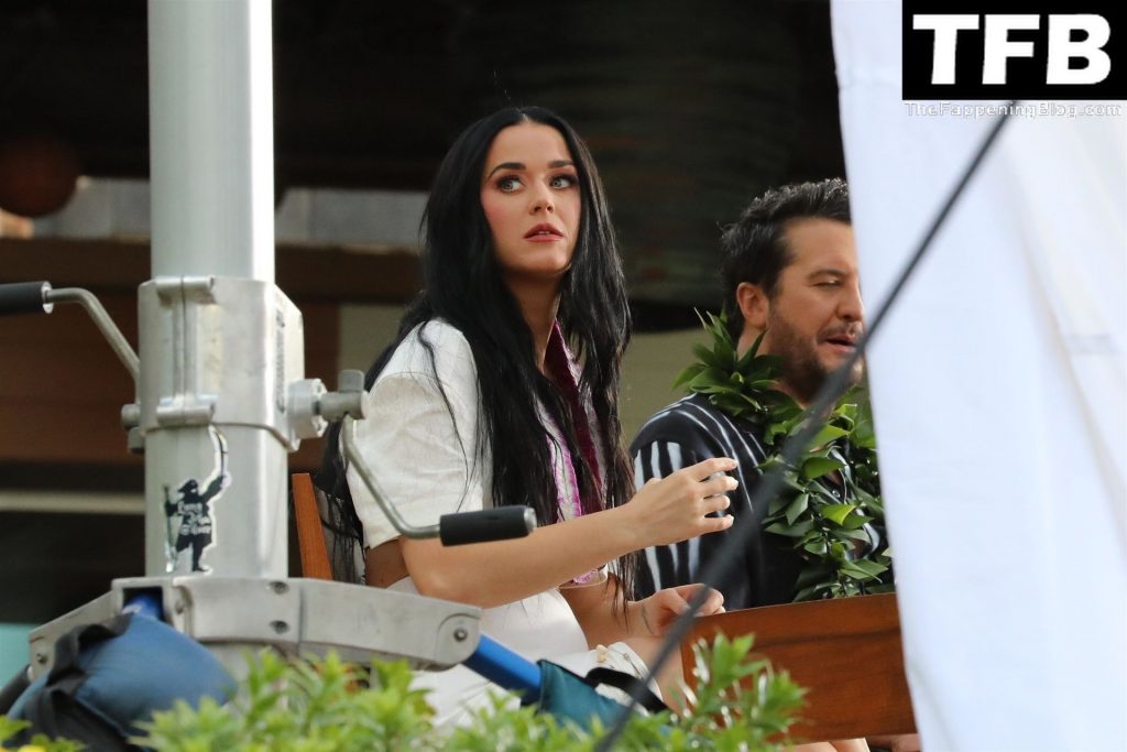 Katy Perry Shows Her Underboob Filming a New Season of American Idol in Maui (70 Photos)