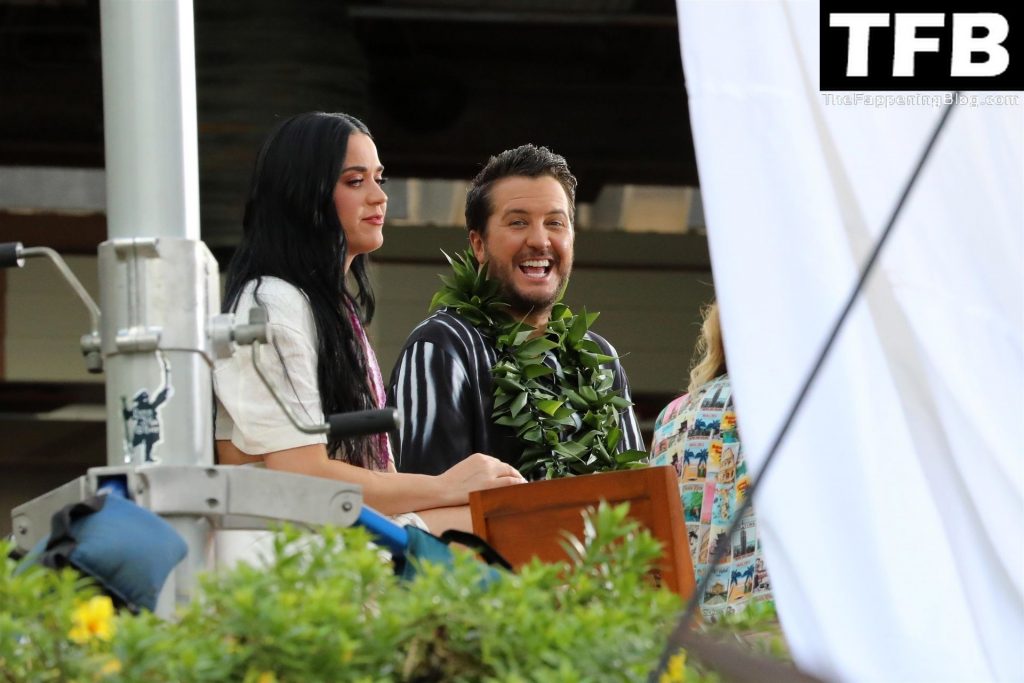 Katy Perry Shows Her Underboob Filming a New Season of American Idol in Maui (70 Photos)