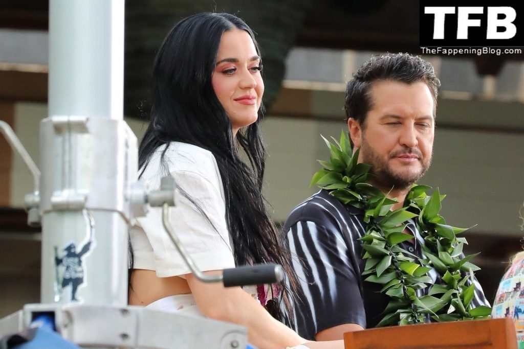 Katy Perry Shows Her Underboob Filming a New Season of American Idol in Maui (70 Photos)