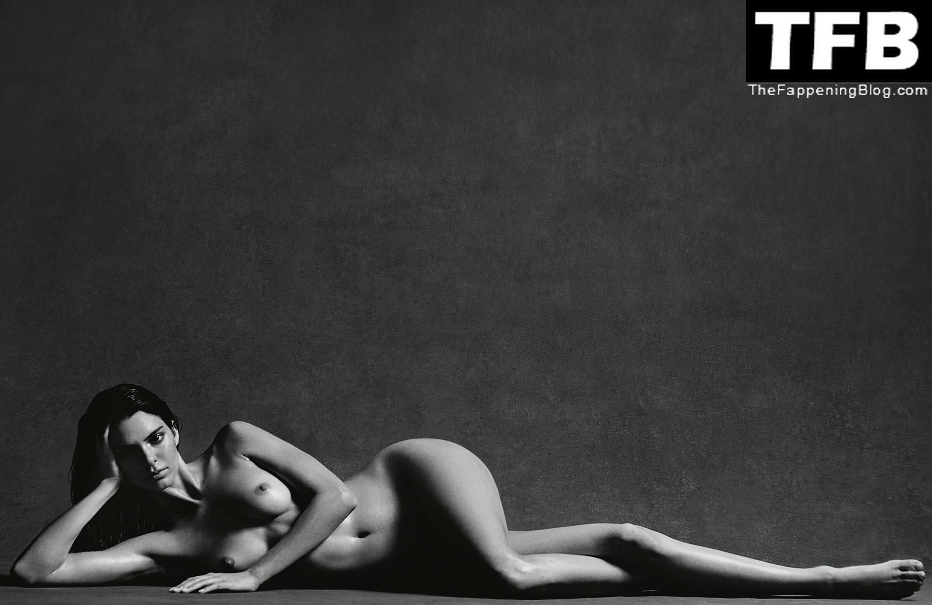 Kendall-Jenner-Nude-Sexy-i-D-Magazine-The-Fappening-Blog-14.jpg