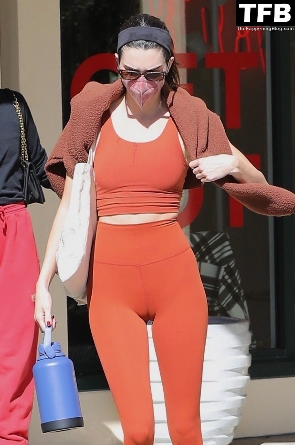 Kendall Jenner Brings Her Orange Tones Out For Pilates in WeHo (51 Photos)