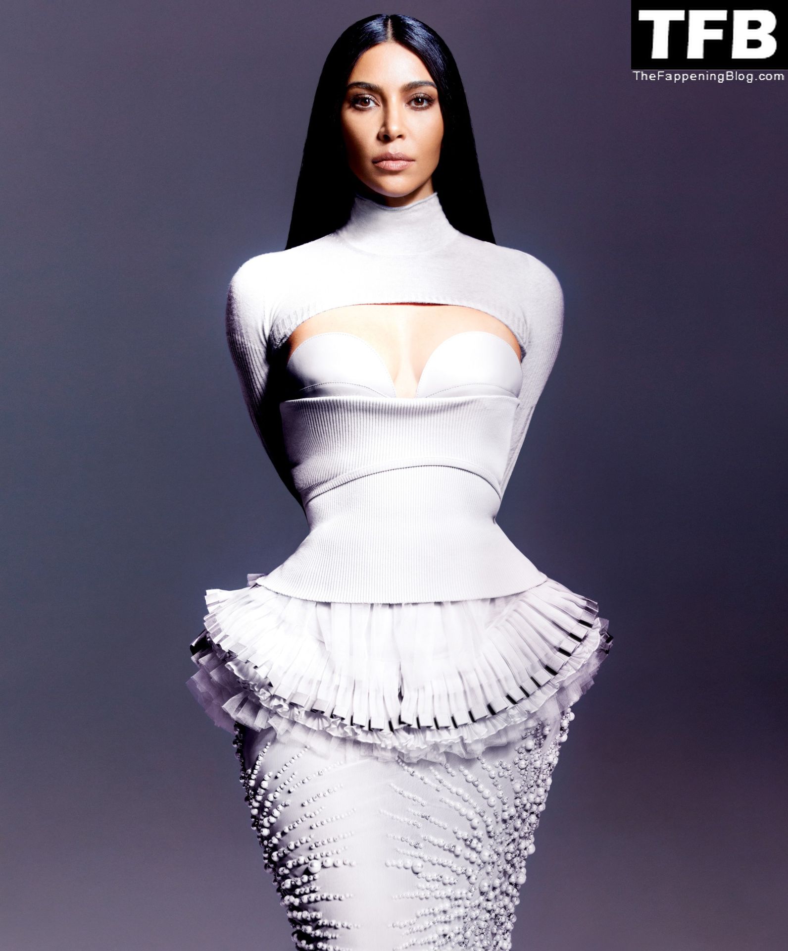 Kim-Kardashian-Sexy-Vogue-Magazine-8-thefappeningblog.com_.jpg