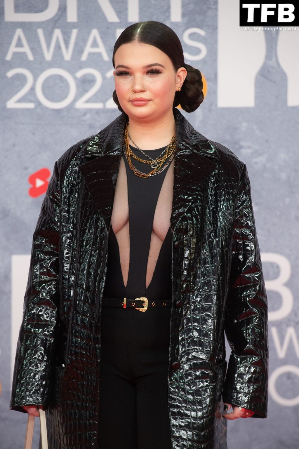 Lola Young Flaunts Her Tits at the BRIT Awards 2022 (36 Photos)