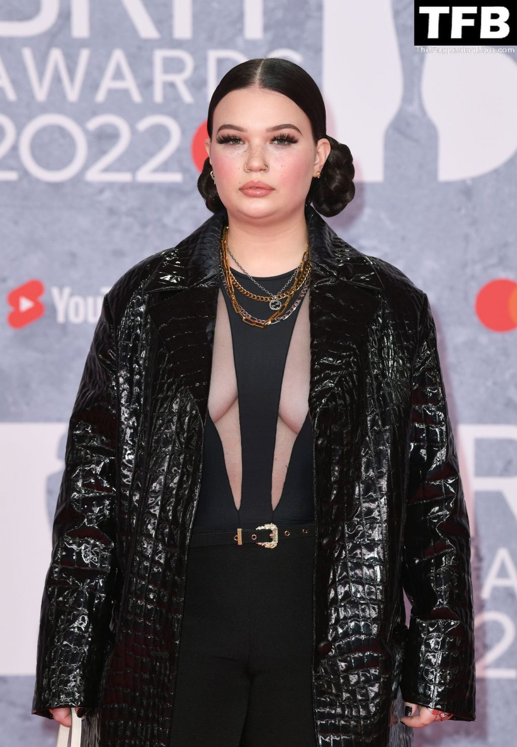 Lola Young Flaunts Her Tits at the BRIT Awards 2022 (36 Photos)