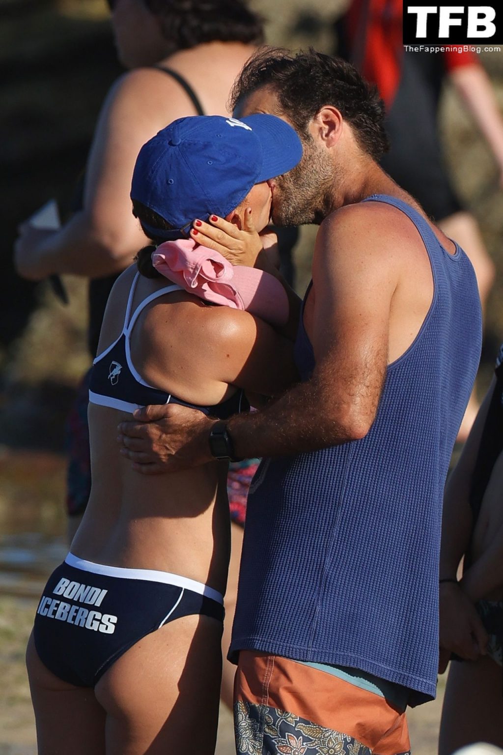 Natalie Portman Shows Off Her Sexy Figure on the Beach in Sydney (114 Photos)