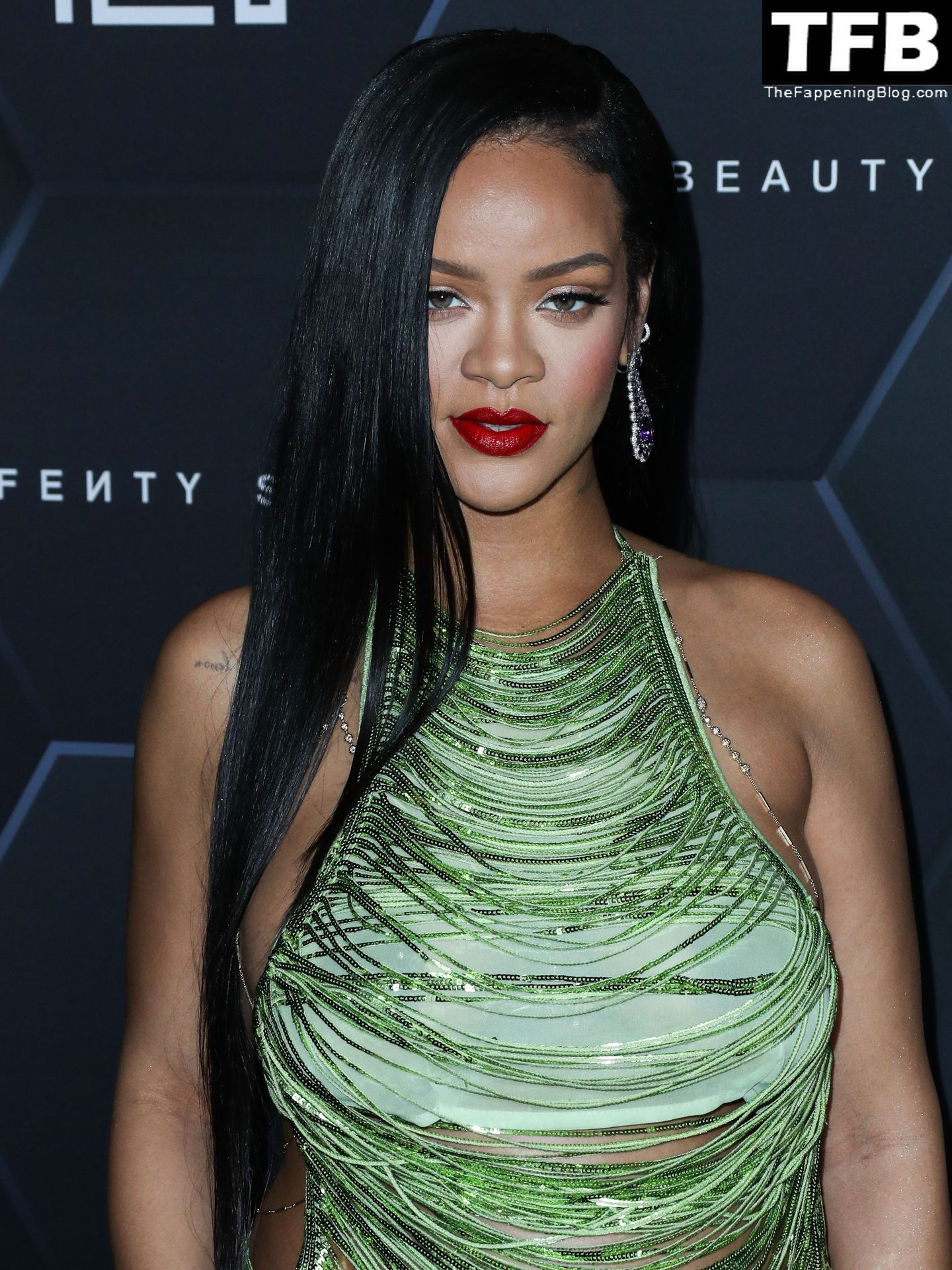 Rihanna-Sexy-The-Fappening-Blog-100.jpg
