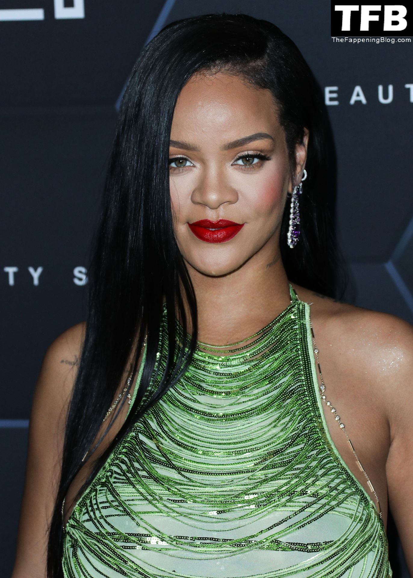 Rihanna-Sexy-The-Fappening-Blog-110.jpg