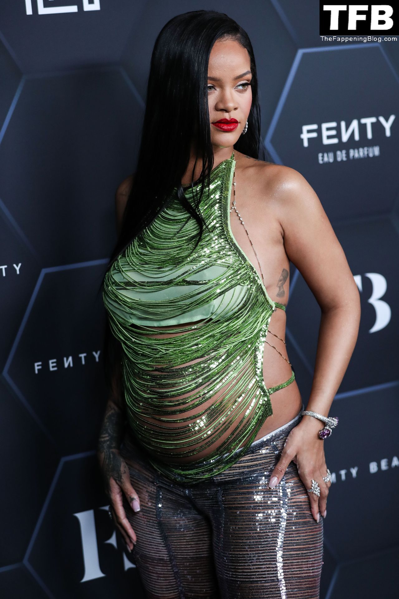 Rihanna-Sexy-The-Fappening-Blog-112.jpg