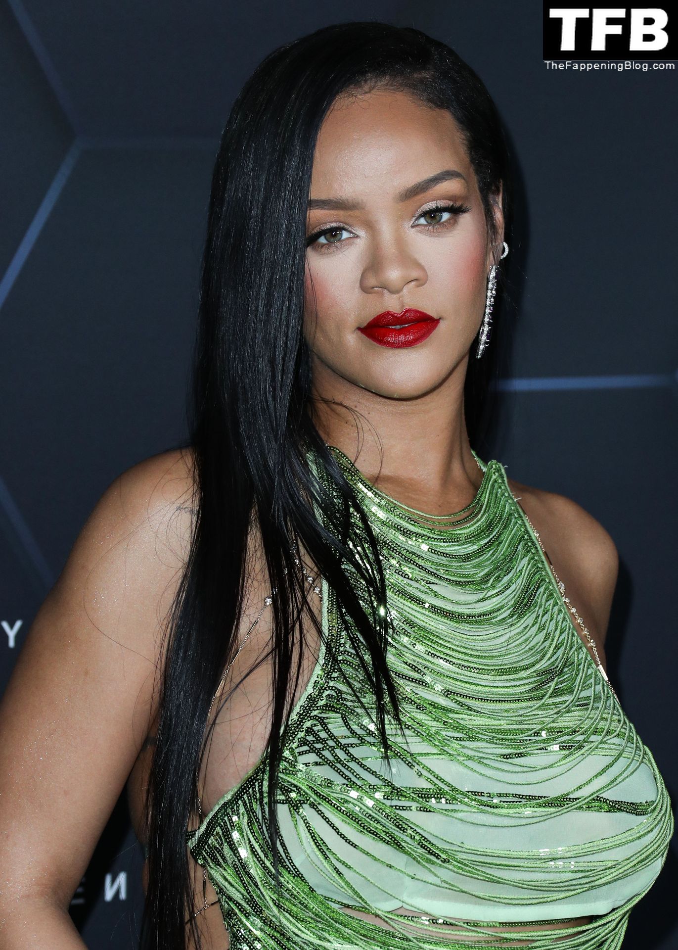 Rihanna-Sexy-The-Fappening-Blog-114.jpg