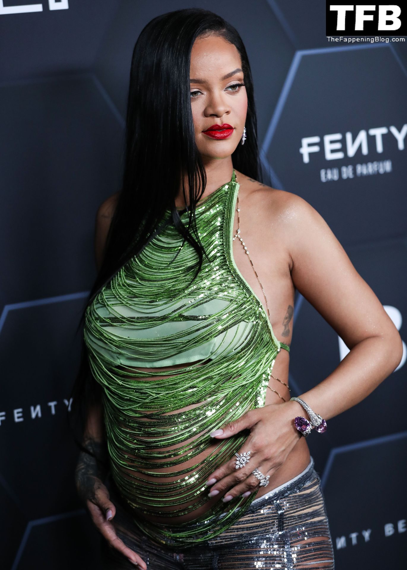 Rihanna-Sexy-The-Fappening-Blog-116.jpg