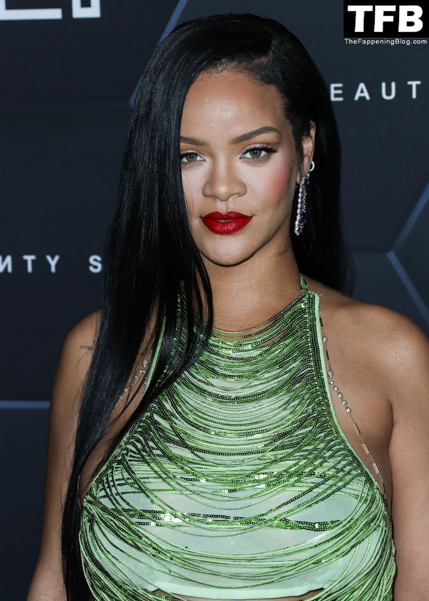 Rihanna-Sexy-The-Fappening-Blog-126.jpg