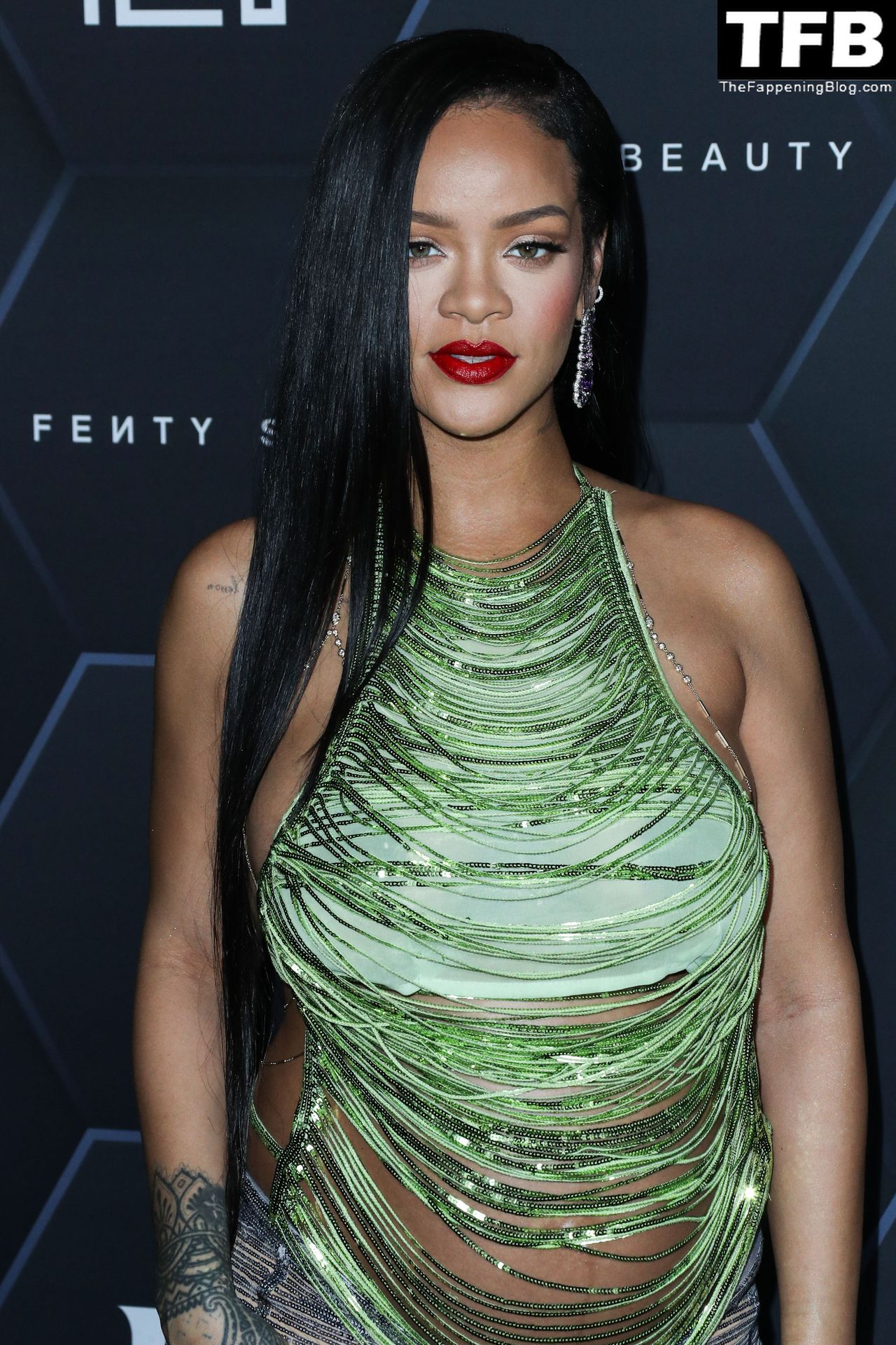 Rihanna-Sexy-The-Fappening-Blog-127.jpg