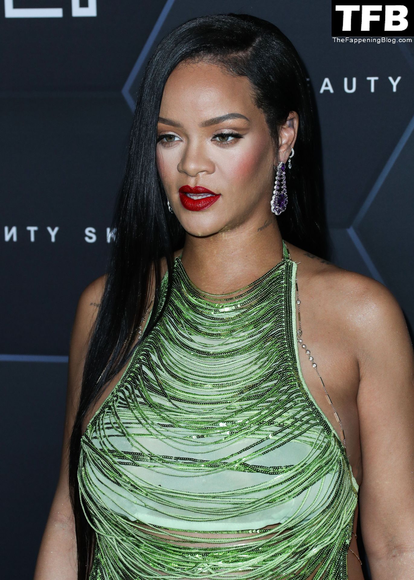 Rihanna-Sexy-The-Fappening-Blog-132.jpg