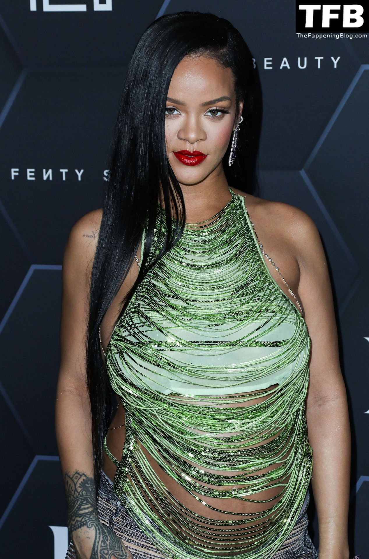 Rihanna-Sexy-The-Fappening-Blog-133.jpg