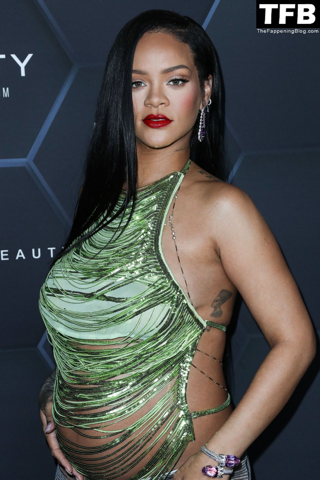 Rihanna-Sexy-The-Fappening-Blog-135.jpg