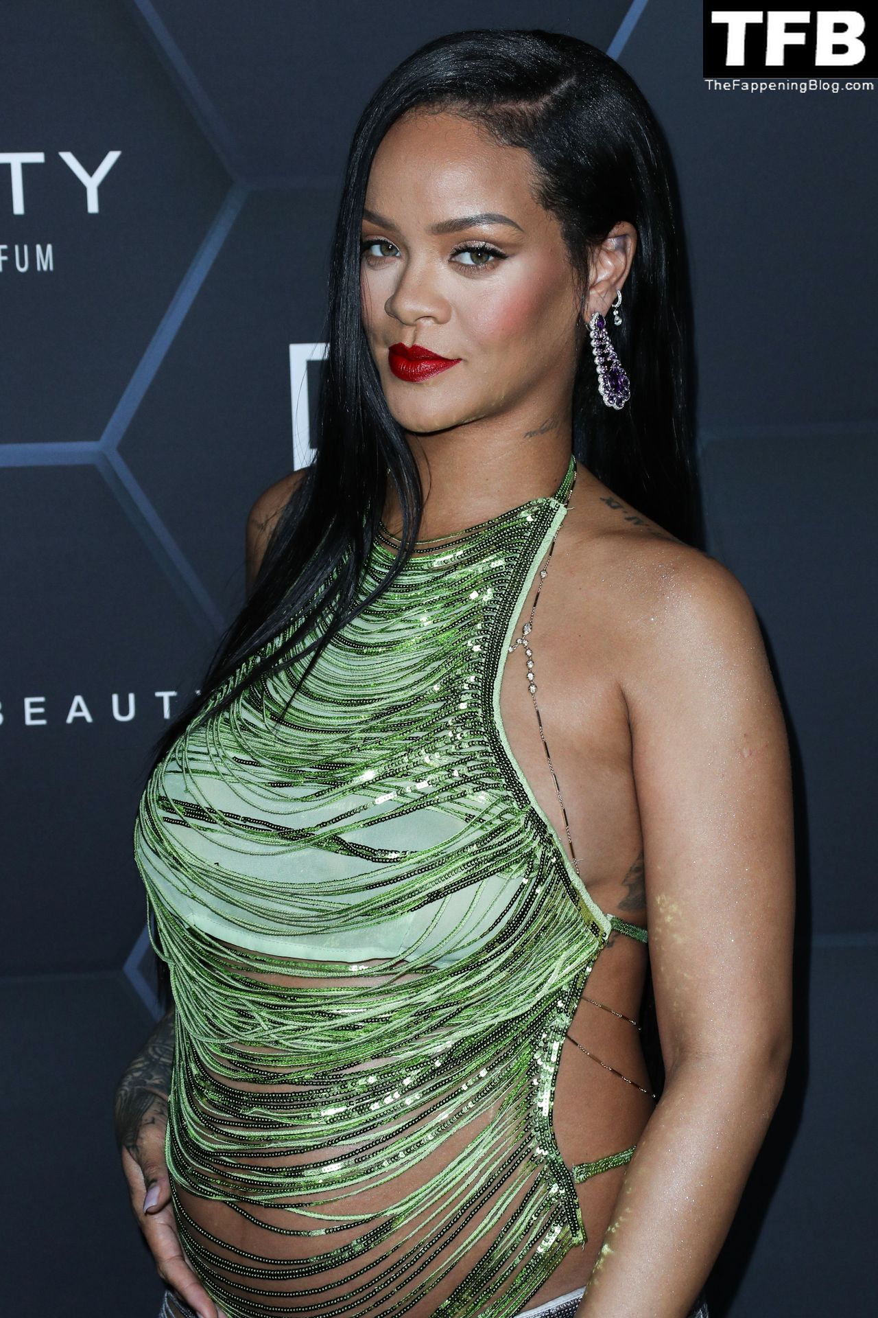 Rihanna-Sexy-The-Fappening-Blog-136.jpg