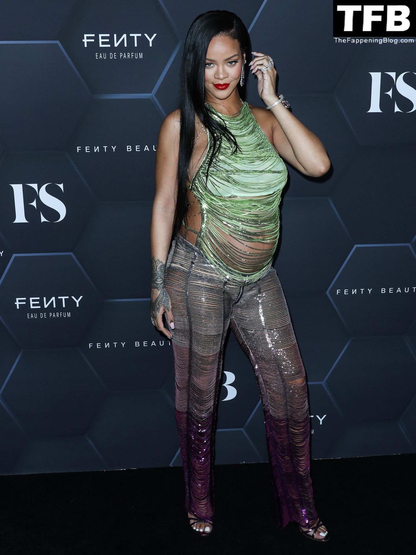Rihanna-Sexy-The-Fappening-Blog-144.jpg