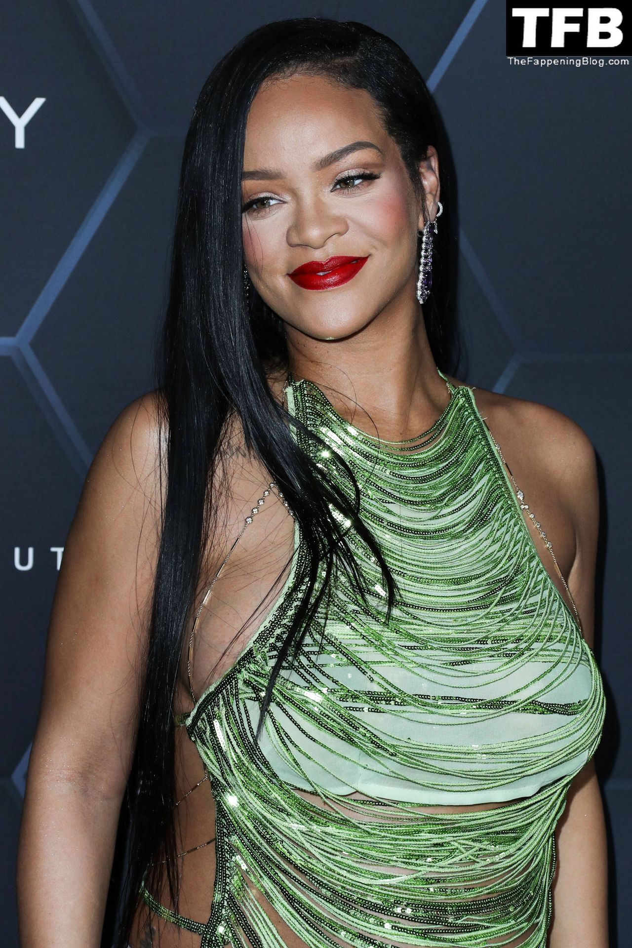 Rihanna-Sexy-The-Fappening-Blog-151.jpg