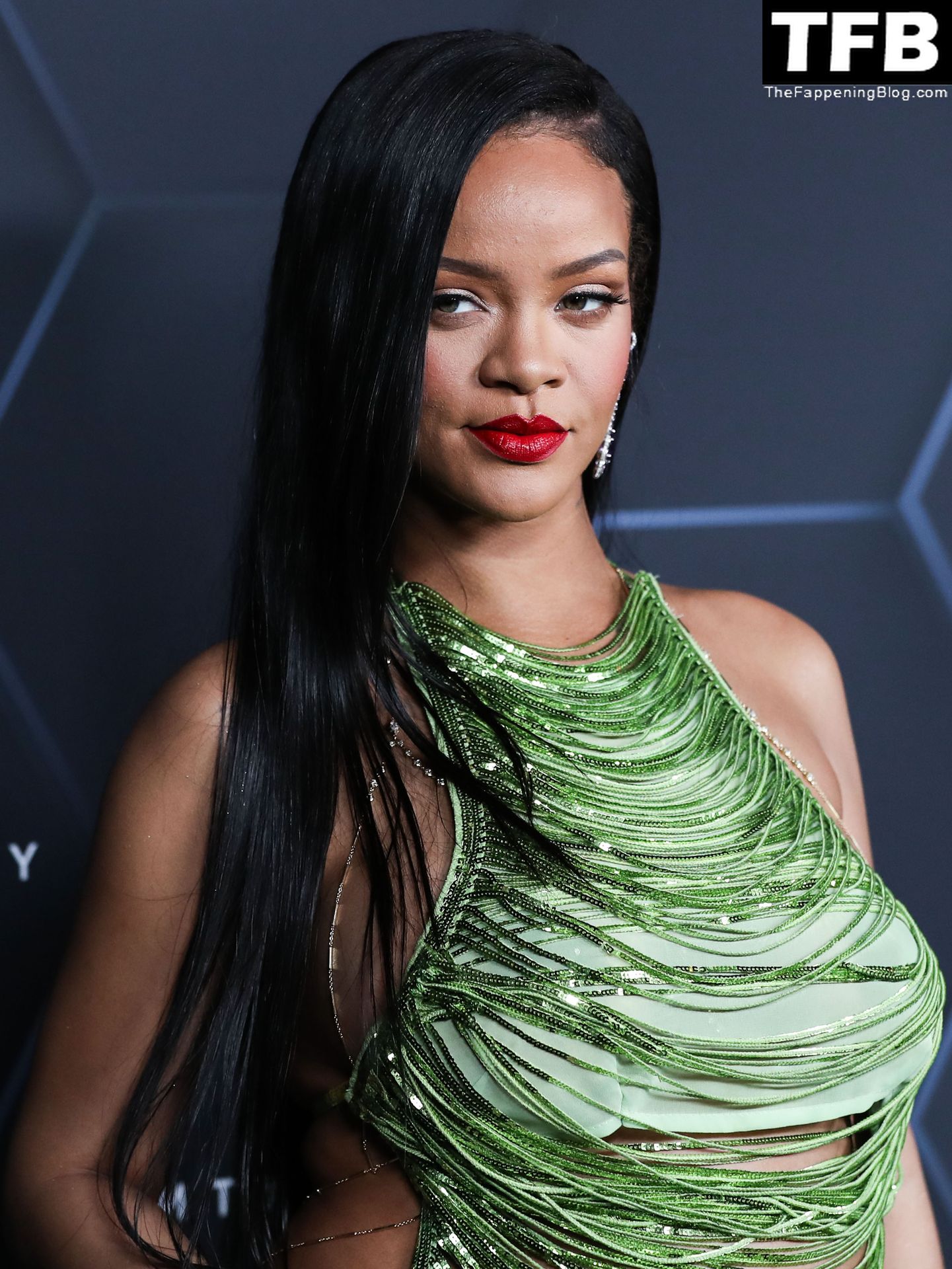 Rihanna-Sexy-The-Fappening-Blog-30.jpg