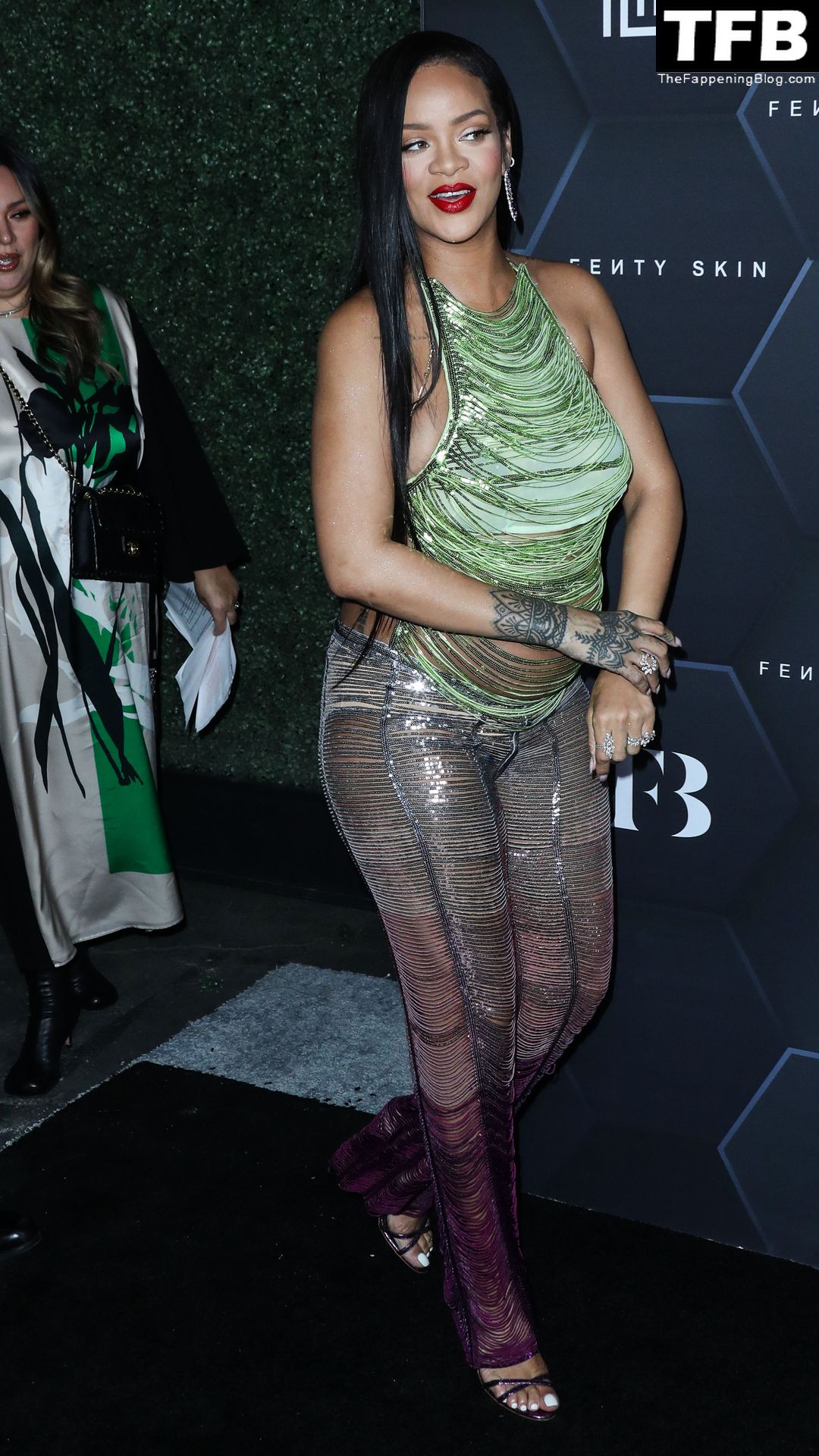 Rihanna-Sexy-The-Fappening-Blog-44.jpg