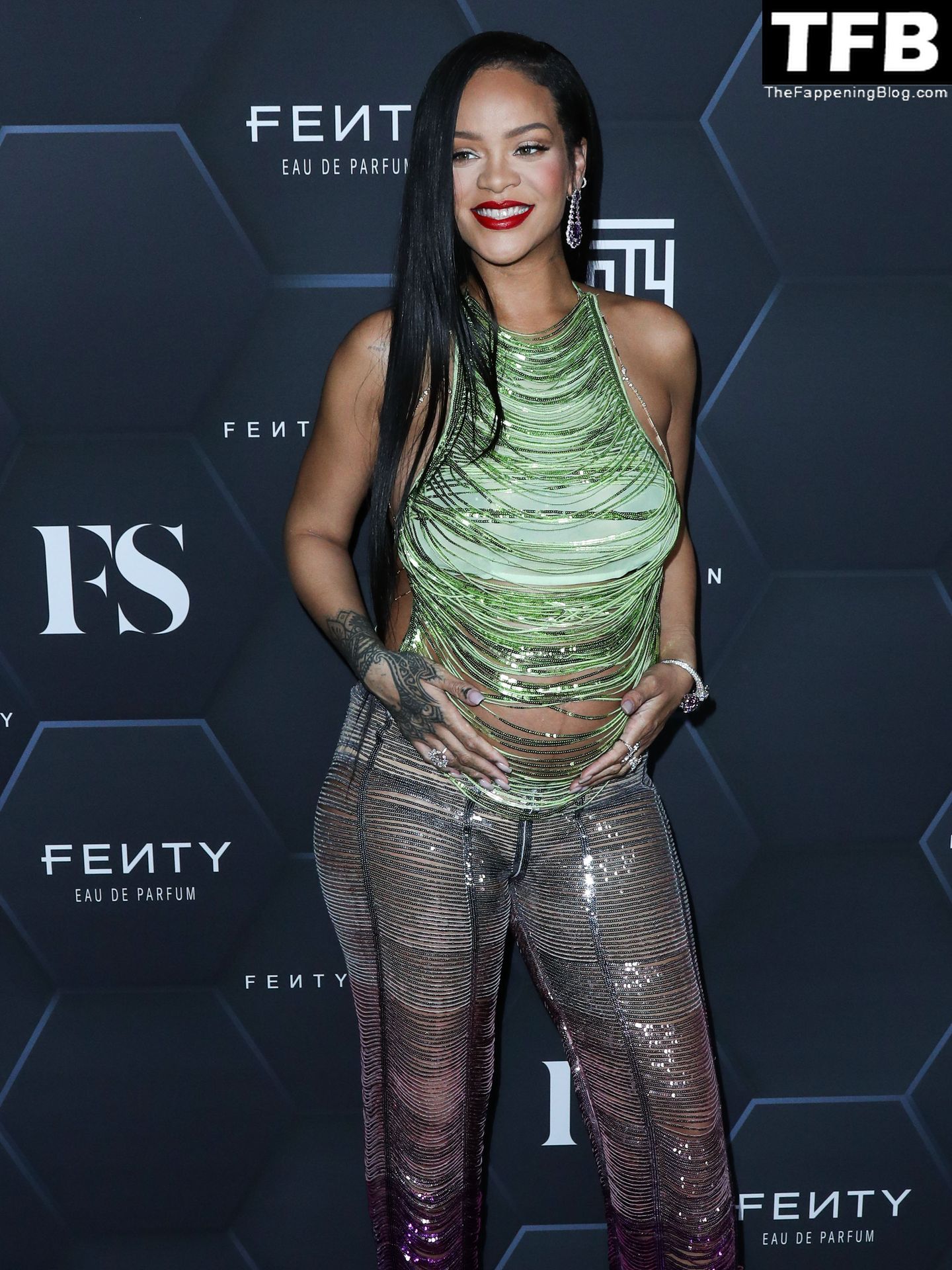 Rihanna-Sexy-The-Fappening-Blog-45.jpg