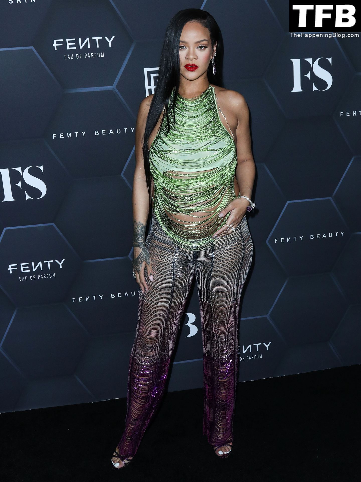 Rihanna-Sexy-The-Fappening-Blog-46.jpg