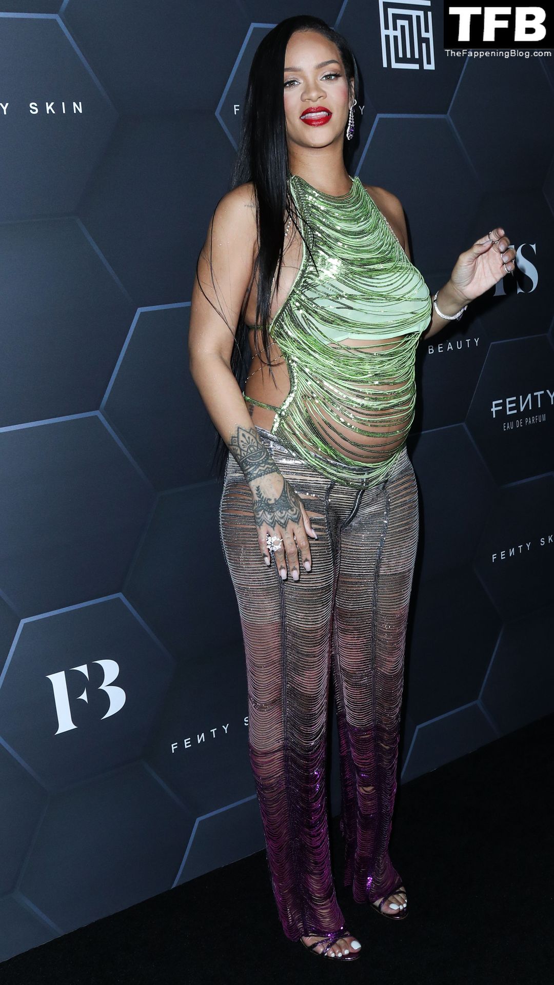 Rihanna-Sexy-The-Fappening-Blog-49.jpg