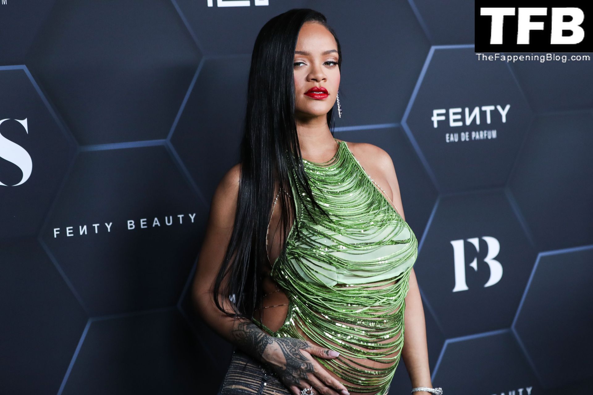 Rihanna-Sexy-The-Fappening-Blog-70.jpg