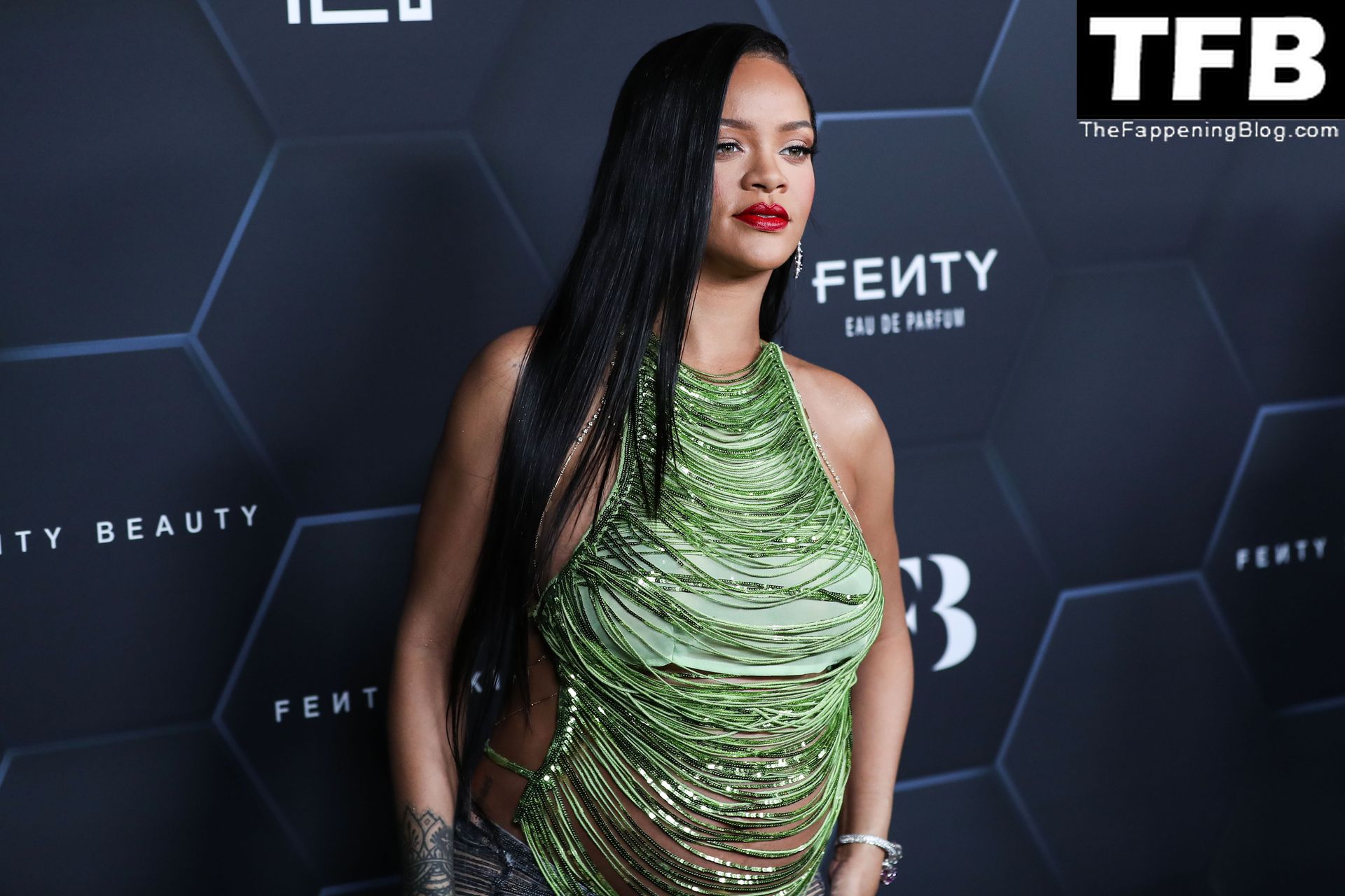 Rihanna-Sexy-The-Fappening-Blog-76.jpg