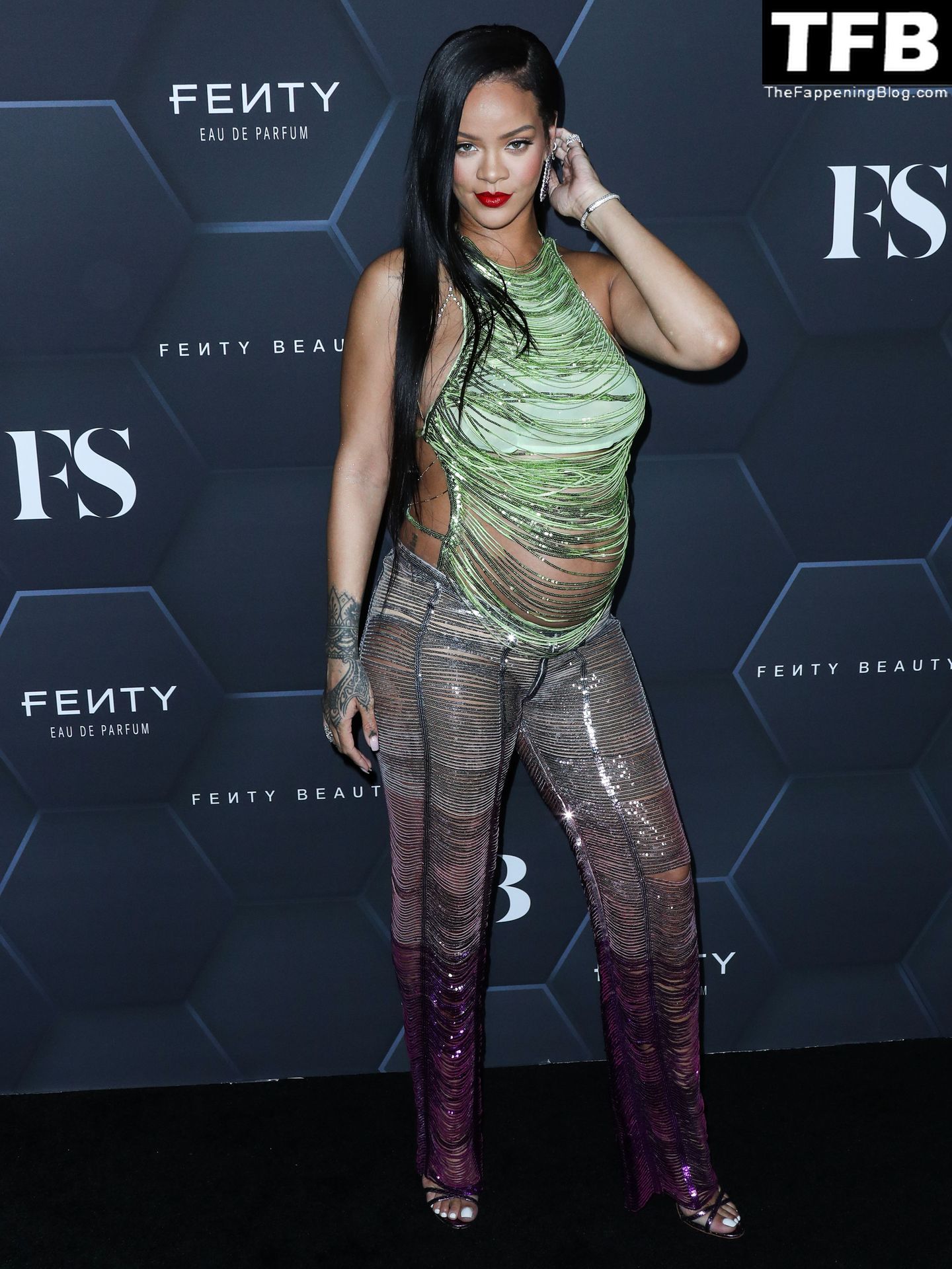 Rihanna-Sexy-The-Fappening-Blog-82.jpg