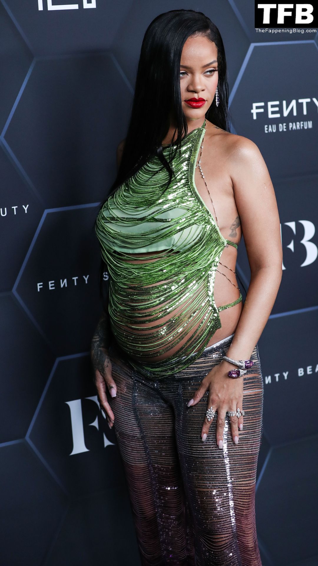Rihanna-Sexy-The-Fappening-Blog-87.jpg