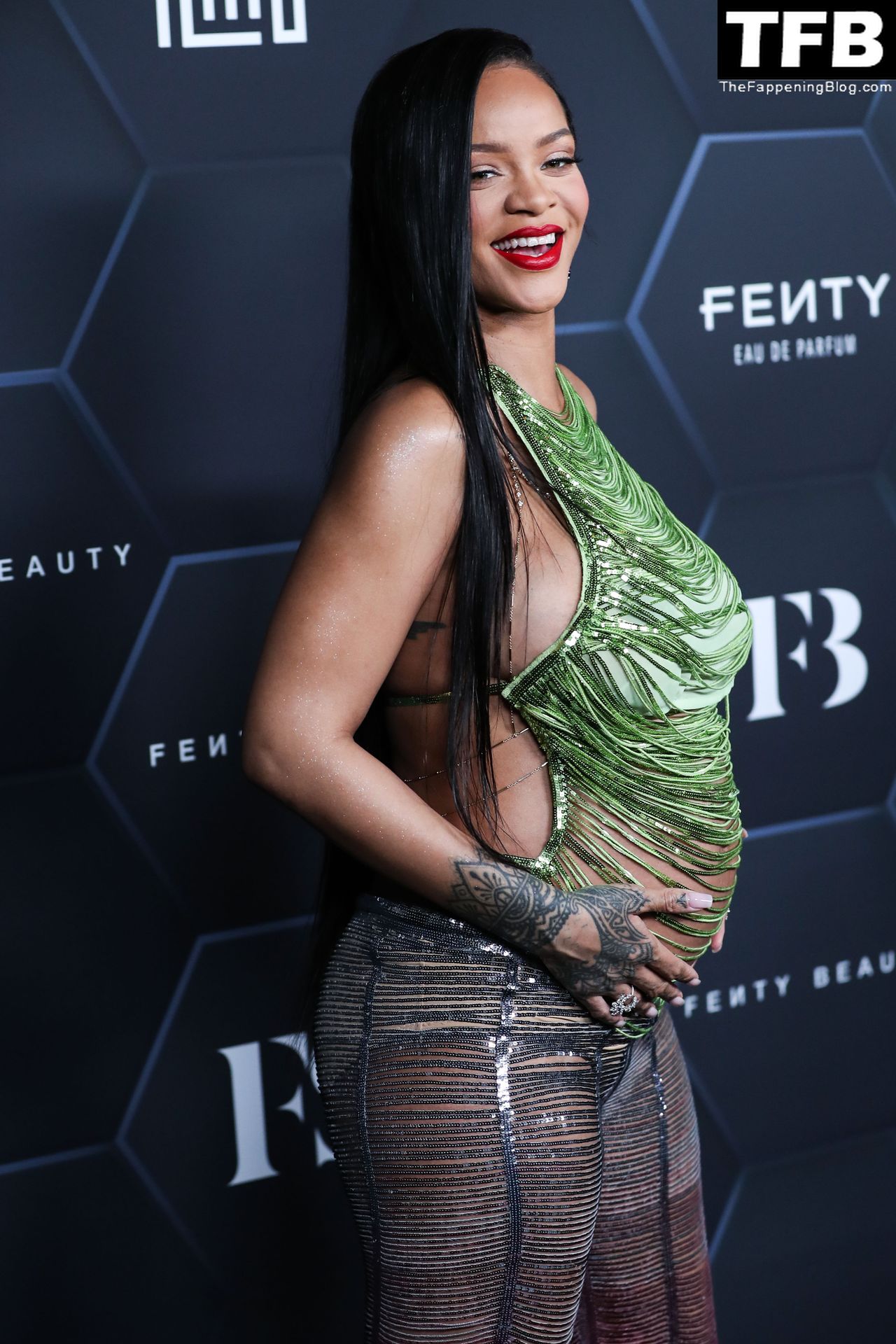 Rihanna-Sexy-The-Fappening-Blog-89.jpg