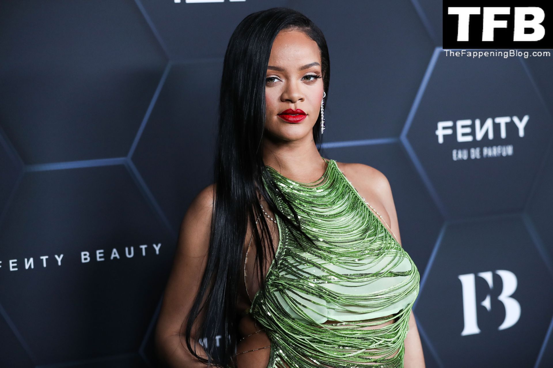 Rihanna-Sexy-The-Fappening-Blog-94.jpg
