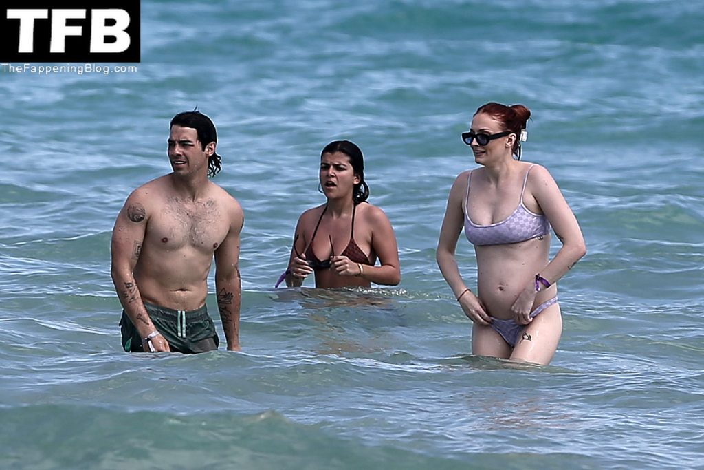 Sophie Turner Steps Out in a Bikini on the Beach in Miami (110 Photos)