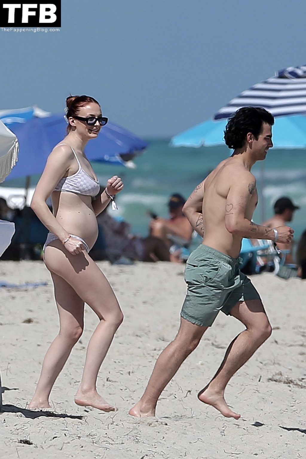 Sophie Turner Steps Out in a Bikini on the Beach in Miami (110 Photos)