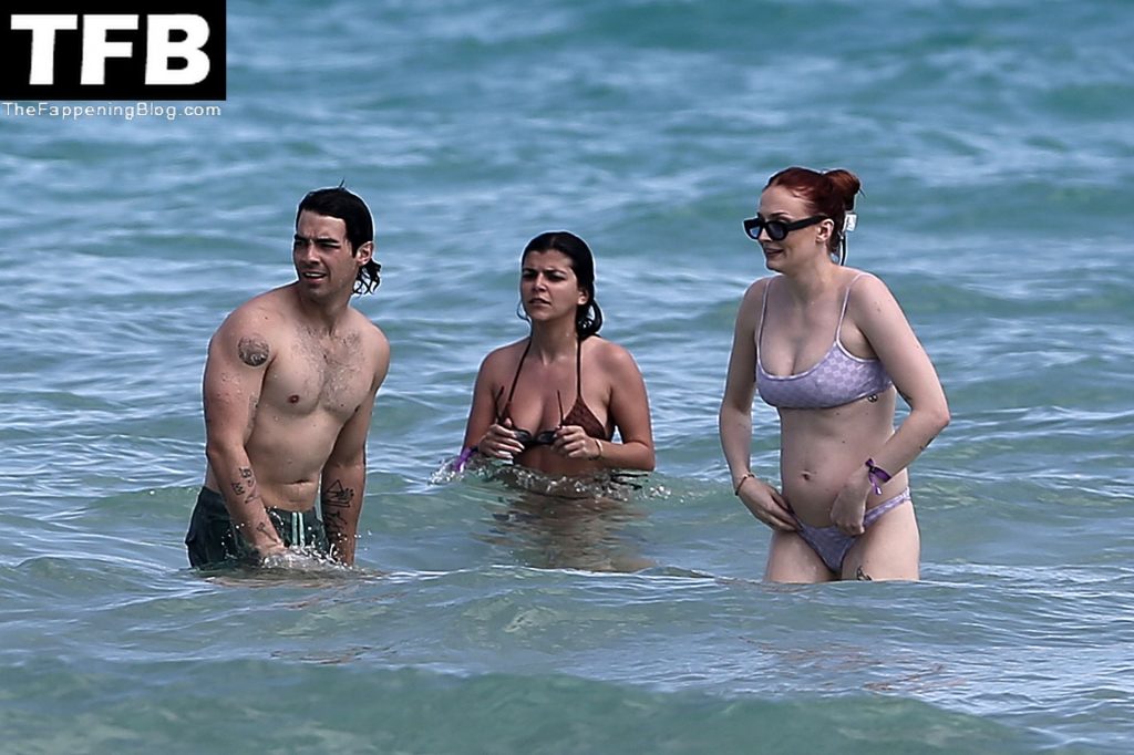 Sophie Turner Steps Out in a Bikini on the Beach in Miami (110 Photos)