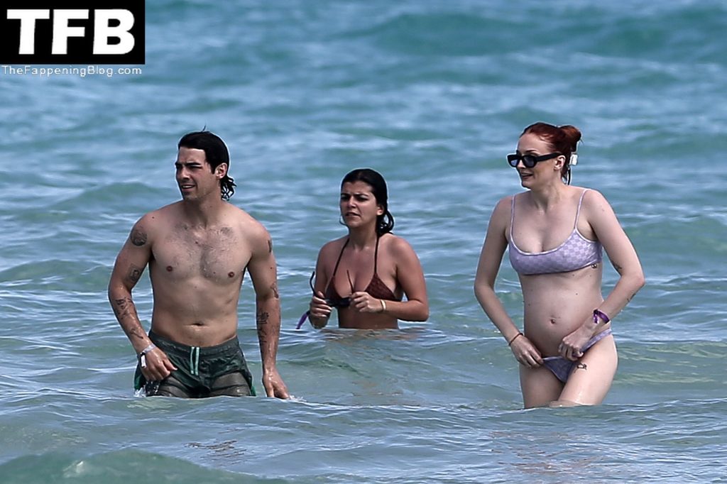 Sophie Turner Steps Out in a Bikini on the Beach in Miami (110 Photos)